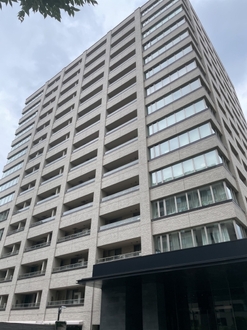 ブランズ四番町の外観