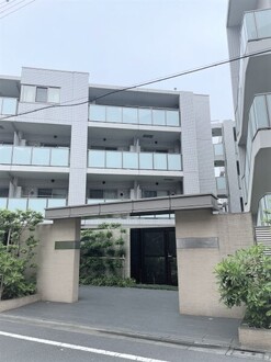 リビオ平和台の外観