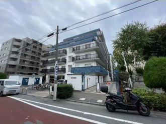 秀和大山レジデンスの外観