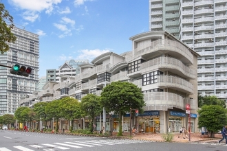 ヨコハマポートサイドロア参番館の外観