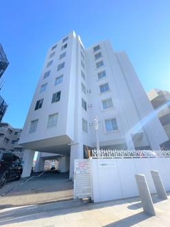 片瀬東映マンションの外観