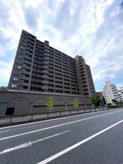 コスモシティ神戸本山の外観