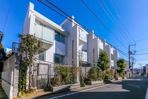 ＬＡＹＥＲＳ　ＨＯＵＳＥ　杉並　善福寺川公園の外観