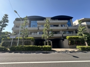 グランポート深沢の外観