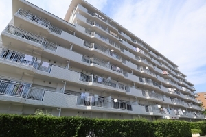 藤和茅ヶ崎ハイタウン２号棟の外観