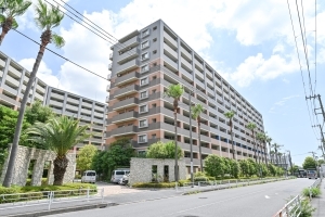 ライオンズマンションセントワーフ横濱の外観