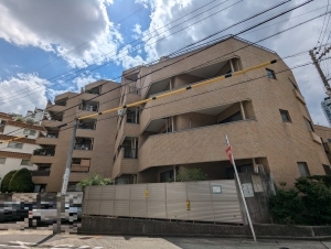ライオンズマンション覚王山の外観