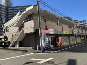 東十条サンハイツＤ棟の外観