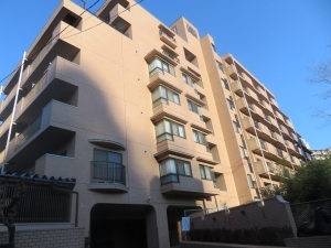ライオンズマンション牛田東の外観