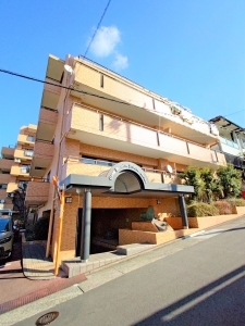 ライオンズマンション杁中ガーデンＣ棟の外観