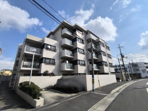 ルモン北桜塚の外観