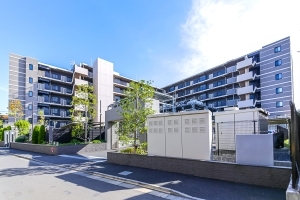 レーベン川崎小田一丁目の外観