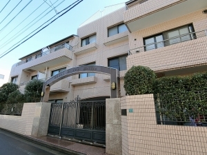 ロイヤルプラザ目白の外観