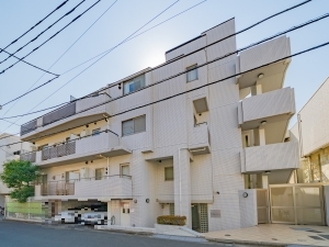 ファミール南青山ブランカの外観