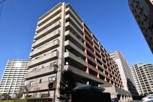 クレストフォルム浦安弐番館の外観