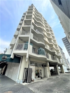 上前津中央マンションの外観