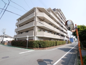 コアマンション春日原ゼクシスの外観