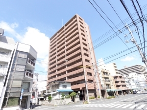 ファミール観音平和大通りの外観