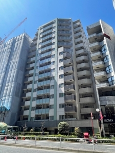 フォルム四谷外苑東の外観