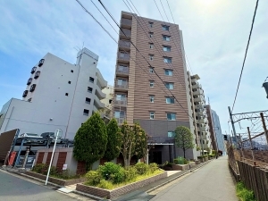 クレストフォルム横浜平沼の外観