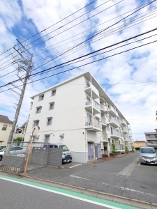 ユニライフ船橋壱棟の外観