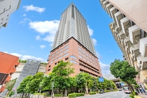 クロスエアタワーの外観