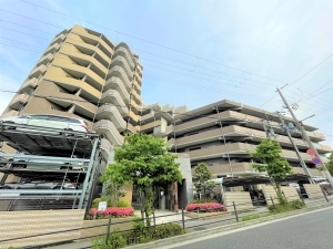 プロパレス吹田モナークヒルズの外観