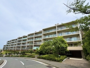 グランノア汐見台Ａ棟の外観