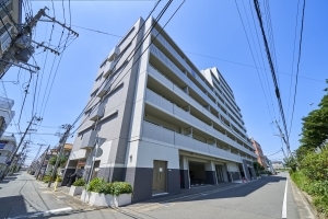 アンピール南福岡駅の外観