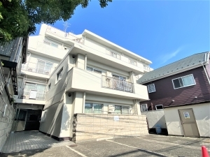 マンション上北沢の外観