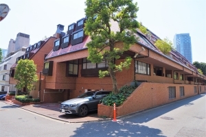 スカイプラザ赤坂の外観