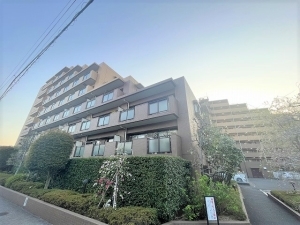 ファミール成増グランデージの外観