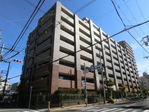 ライオンズマンション沢之町公園の外観