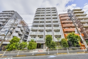 グローリオ新宿夏目坂の外観