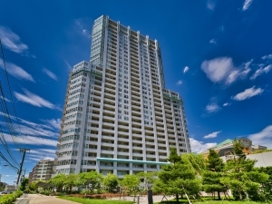 ラグナタワーの外観