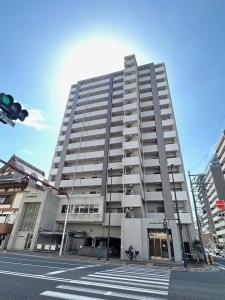 アルファステイツ十日市城南通りの外観