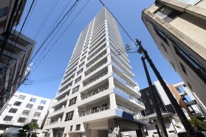 グランアルト天神タワーの外観