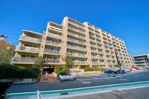 ファミール三軒茶屋の外観