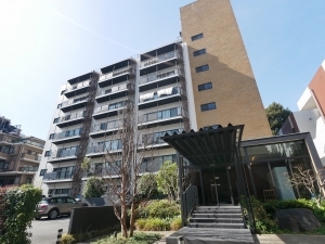 ラ・アトレ御苑内藤町グランガーデンの外観