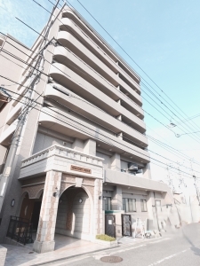 サンシティ戸坂千足の外観