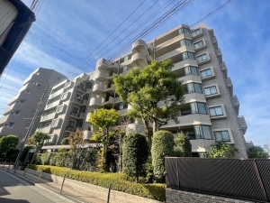 コンポーゼ大宮の外観