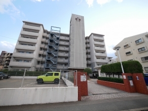 三井西新ハイツの外観