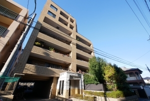 ファーネスト百道の外観