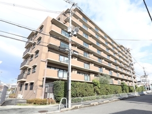 ライオンズマンション寝屋川の外観