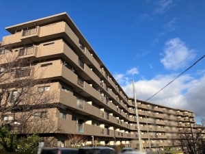 グランアークス千里山の外観