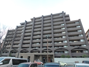 アダージュ原五番館の外観