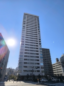 大阪ウエストゲートタワーの外観