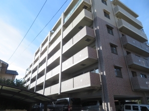 ペルル庚午中「壱番館」の外観