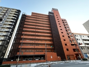 ライオンズマンション上本町の外観