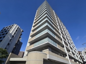 ライオンズ池田駅前の外観